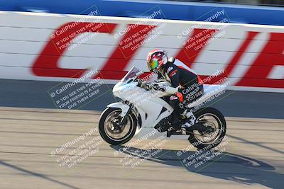 media/Jan-21-2022-Fastrack Riders (Fri) [[90b5309cc6]]/Level 1/Session 1 Front Straight/